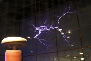 Contoh Tesla coil di pusat sains dan teknologi Australia.